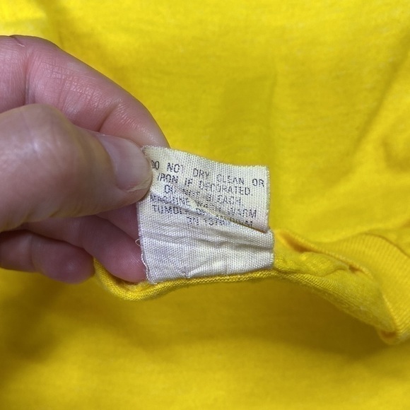 Vintage Screen Stars Bucks For Bikes 1981 Yellow Short Sleeve Tshirt Size Medium - Picture 4 of 6